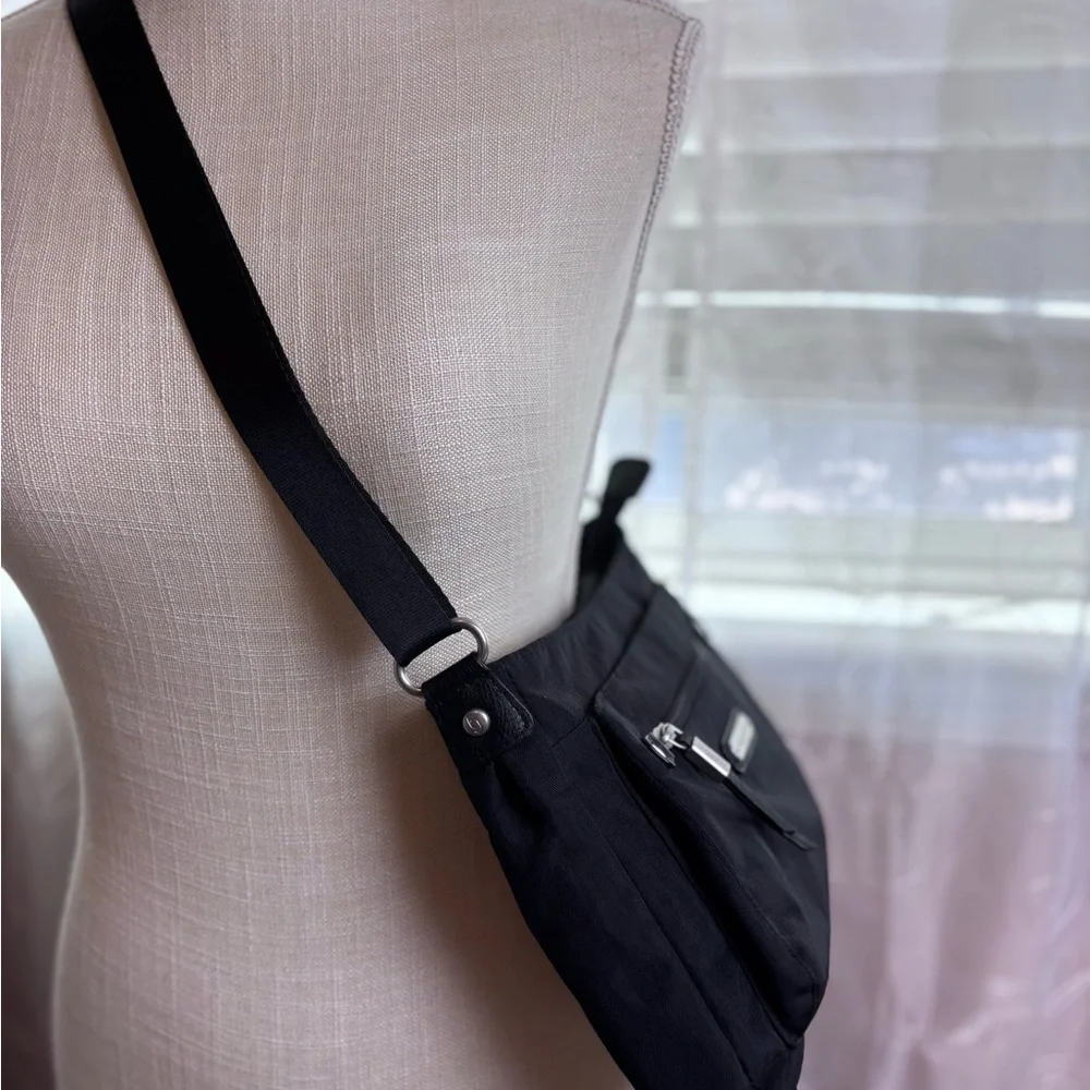 Baggallini Uptown Small Black Nylon Crossbody Bag